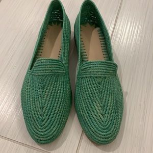Green raffia summer shoes flats